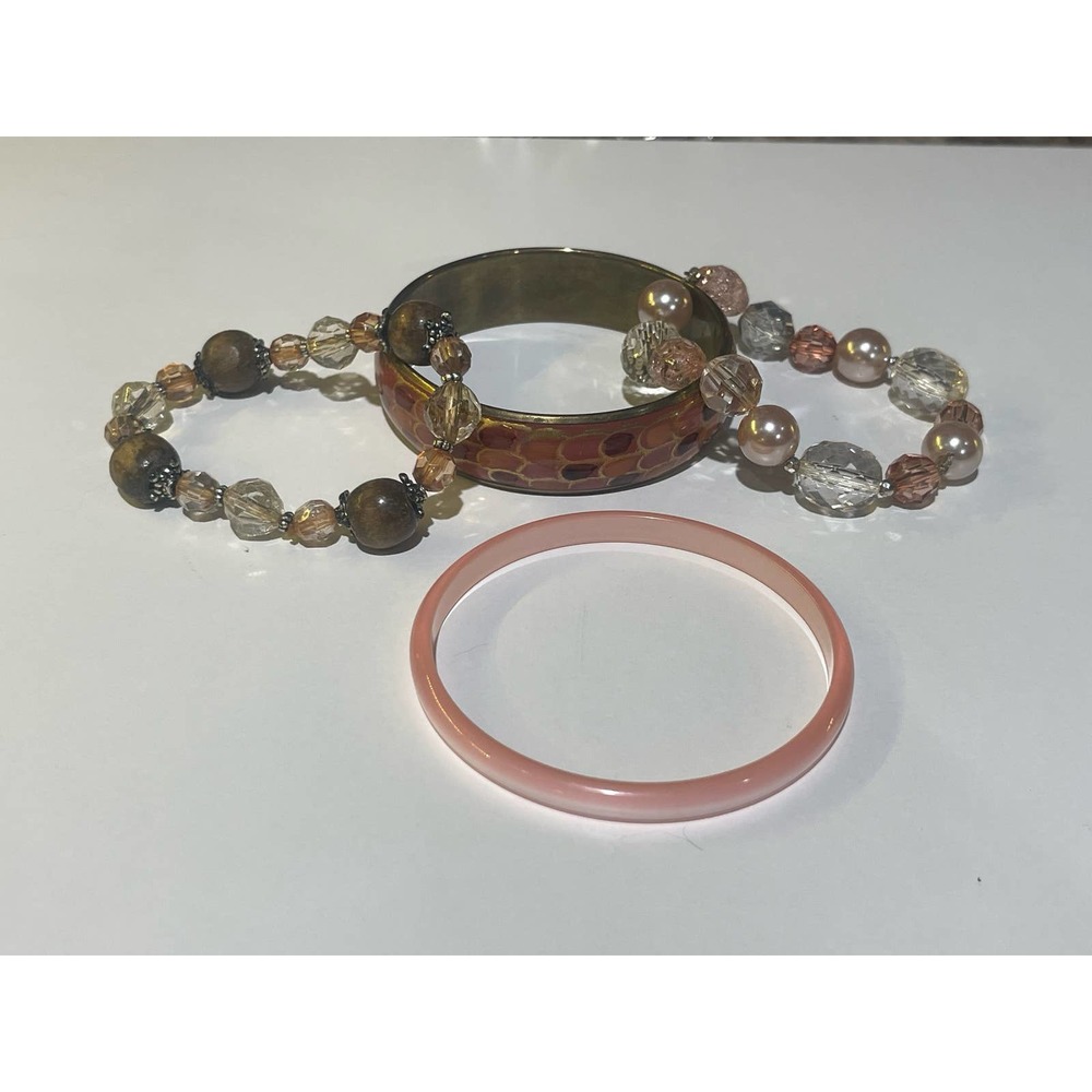 Vintage Lot of Bracelets Stretch and Bangle Bracelets‎